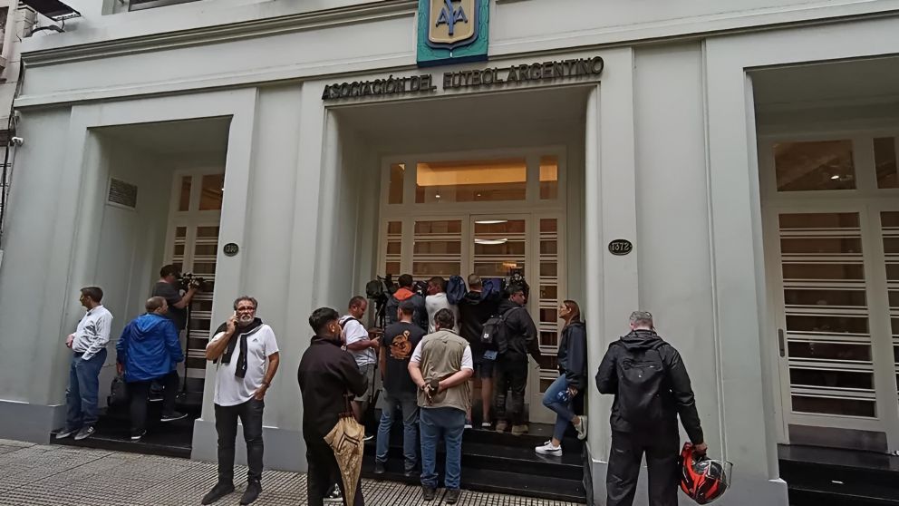 El allanamiento a la AFA apunta a reconstruir la trazabilidad de los fondos asociados a TourProdEnter