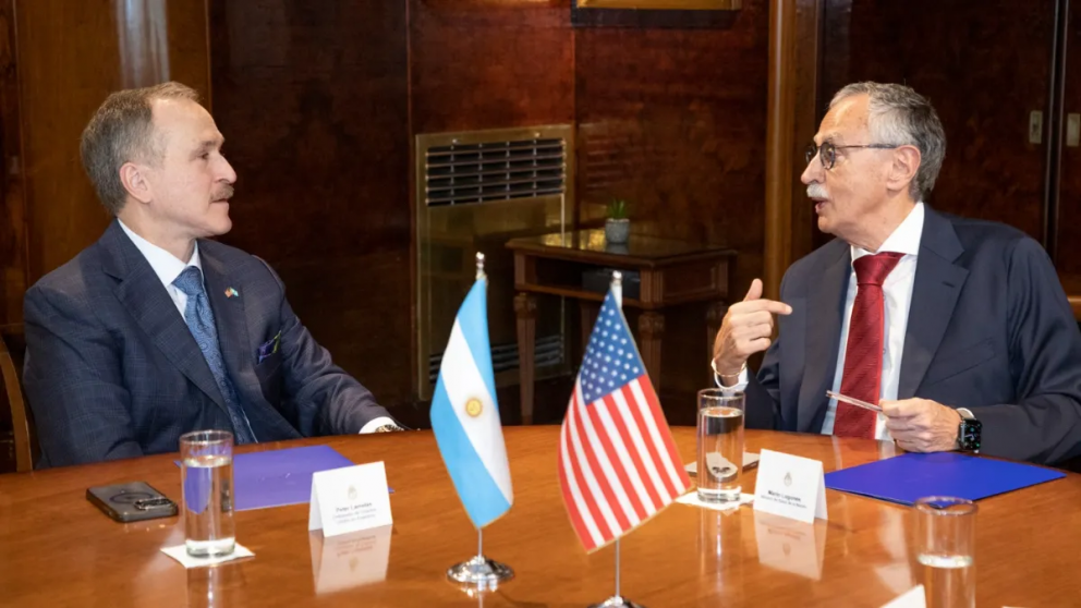 "La inversi�n privada en salud se traduce en oportunidades concretas para los argentinos", explic� el ministro de Salud