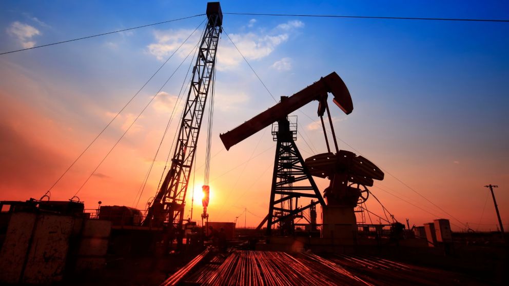 El alza del petróleo impulsó a los mayoristas, con impacto en otros rubros como los refinados y los plásticos