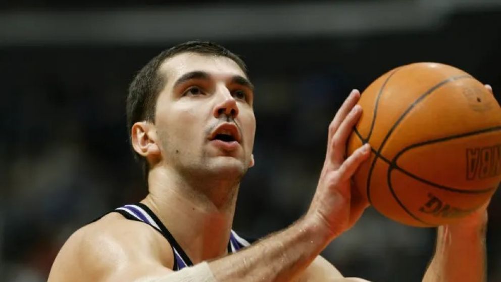 Peja Stojakovi: la maestría de un francotirador en el baloncesto