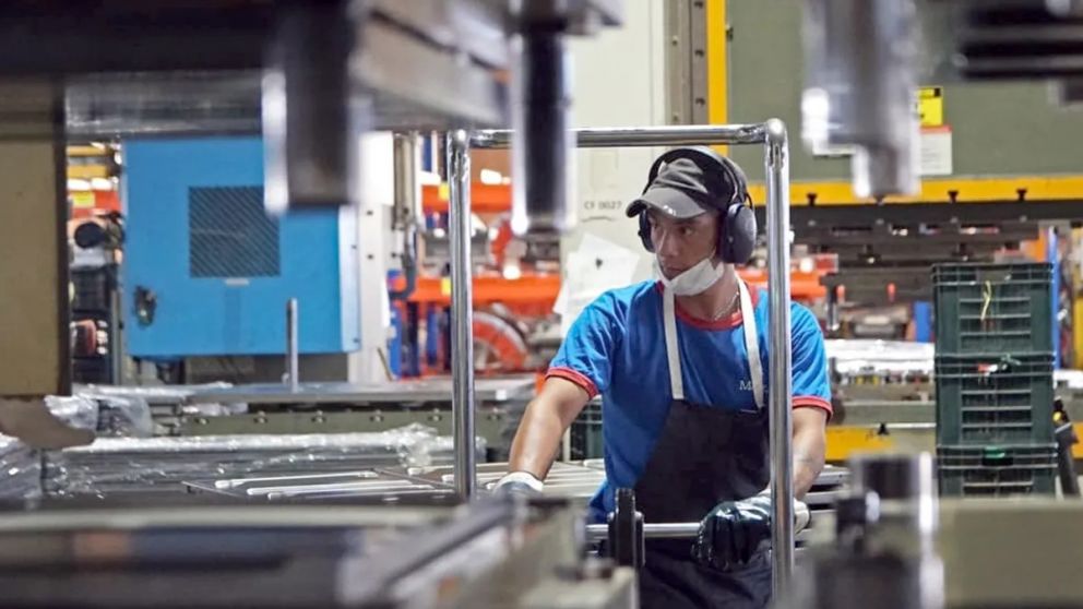 EMAE enero 2026: la actividad económica subió 1,9% interanual y 0,4% mensual, con impulso del agro y retroceso del comercio