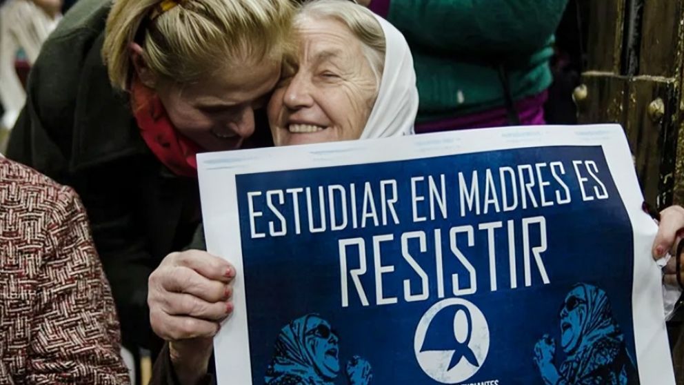 Madres de Plaza de Mayo habían organizado una protesta contra el cierre de la UNMa.