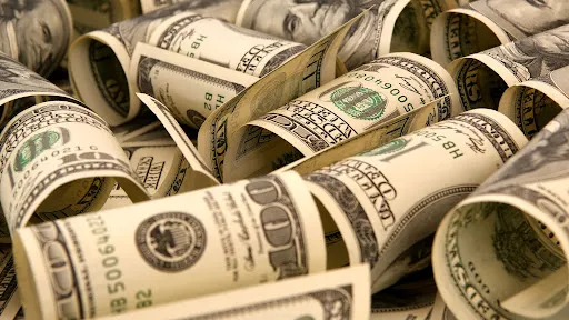Los 6 factores que explican la suba del dólar