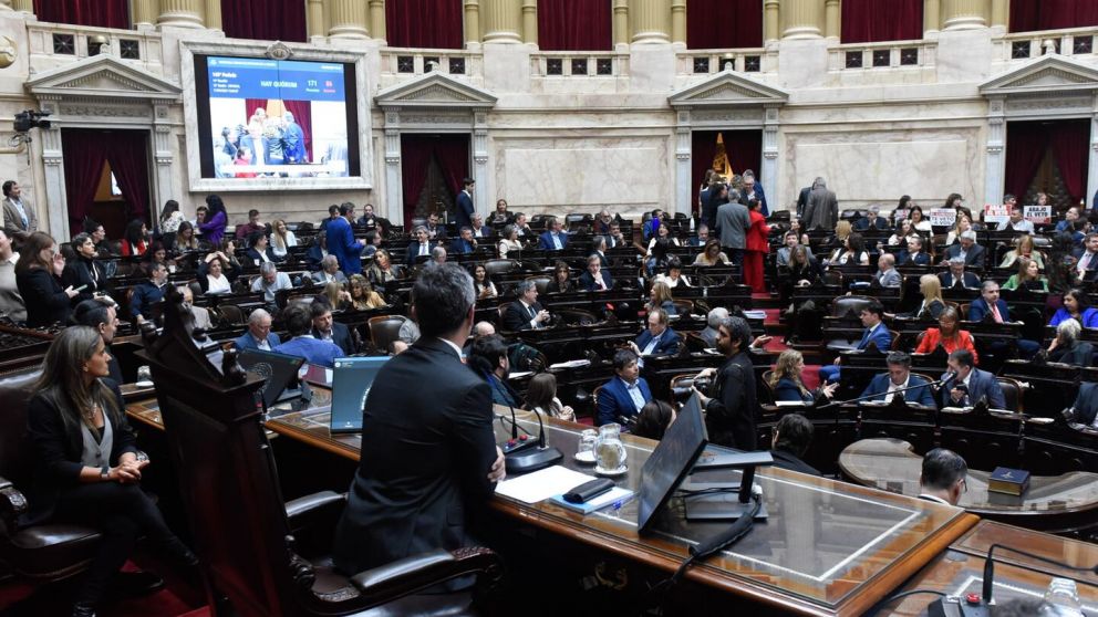 La Cámara de Diputados postergó el dictamen de la reforma a la Ley de Glaciares y convocó a gobernadores para discutir el proyecto