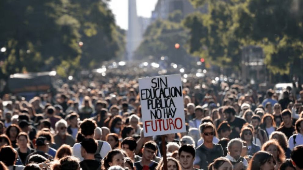 Financiamiento universitario: la Justicia obliga al Gobierno a actualizar los salarios docentes