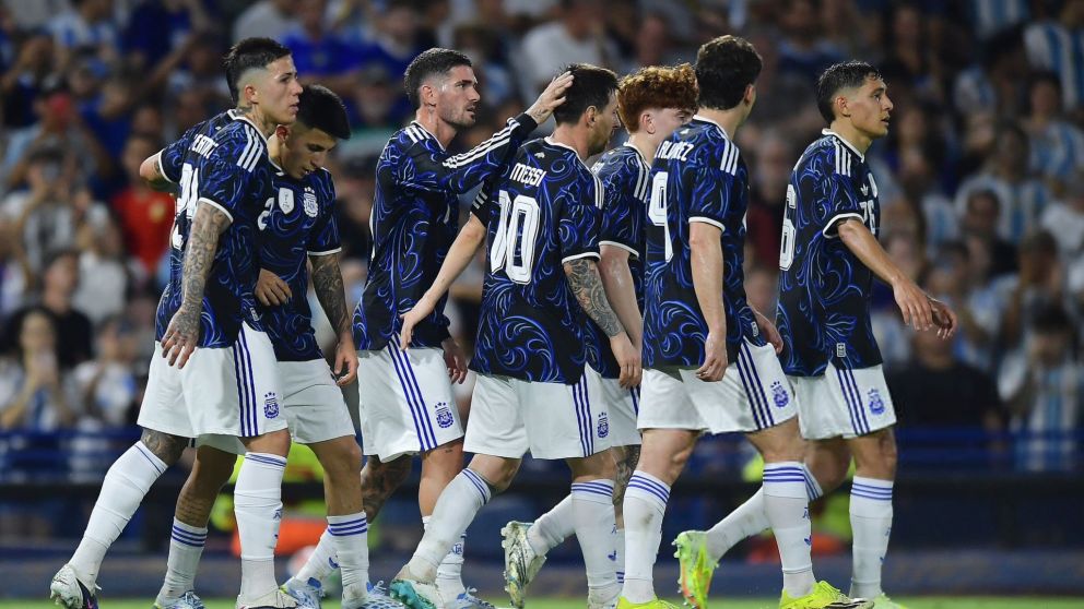 Argentina goleó 5-0 a Zambia en La Bombonera con goles de Álvarez, Messi, Otamendi, Chanda en contra y Barco antes del Mundial 2026