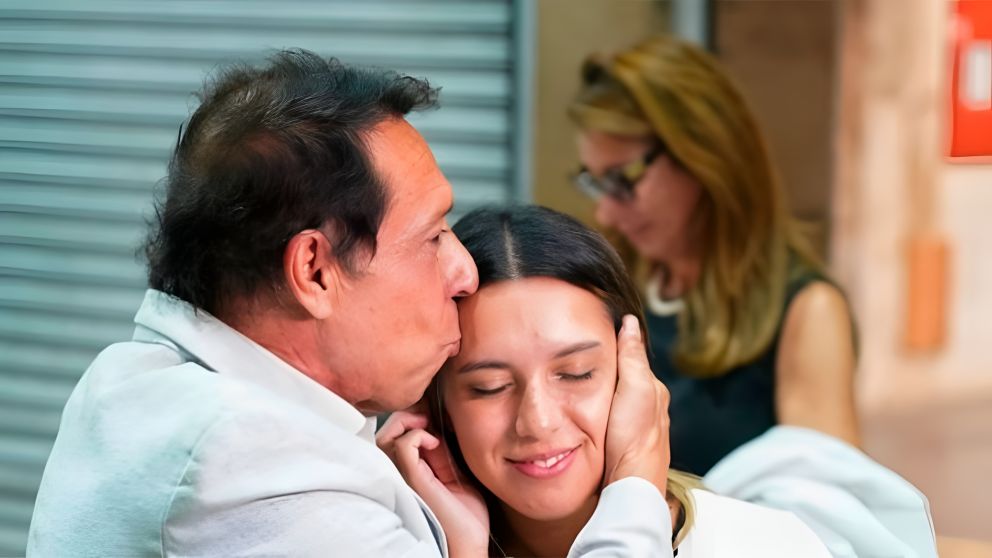 El padre de Agostina P�ez fue filmado en Santiago del Estero haciendo gestos racistas similares a los de su hija