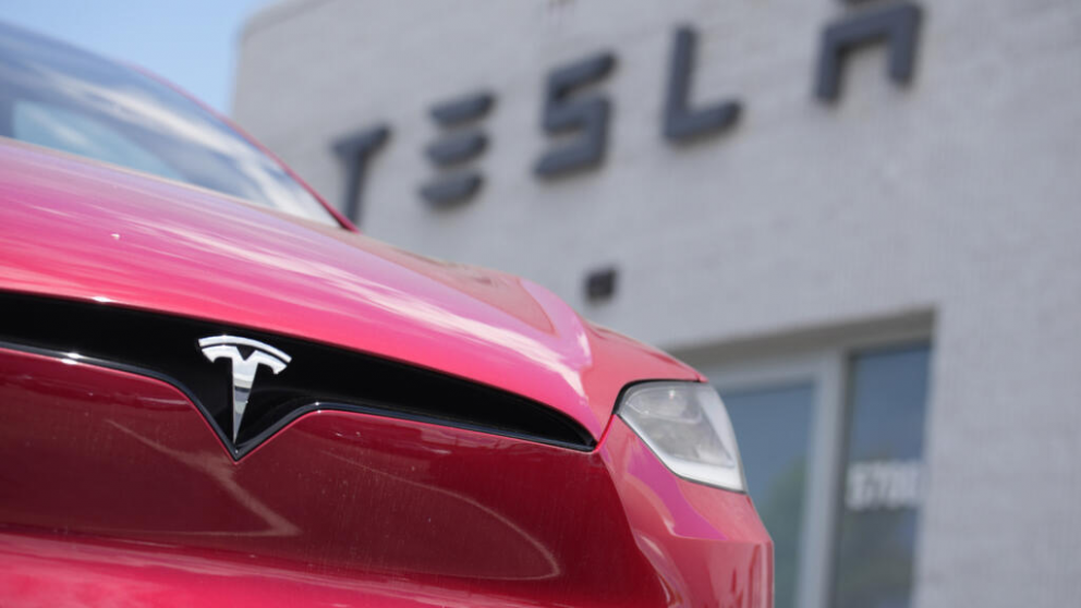 El informe señala que las proyecciones sobre Tesla se redujeron de forma marcada en los últimos años