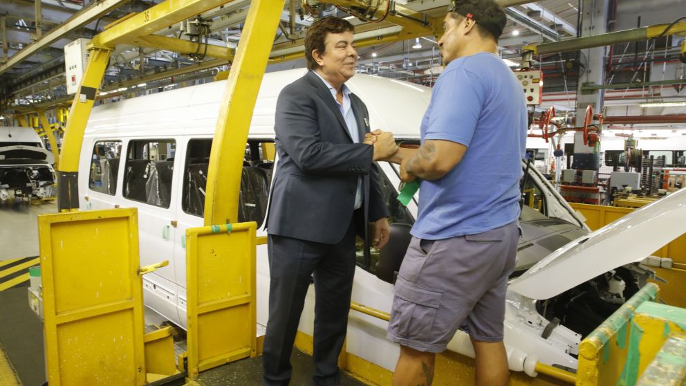 Fernando Espinoza: "El país va a salir adelante con más educación y generación de trabajo"