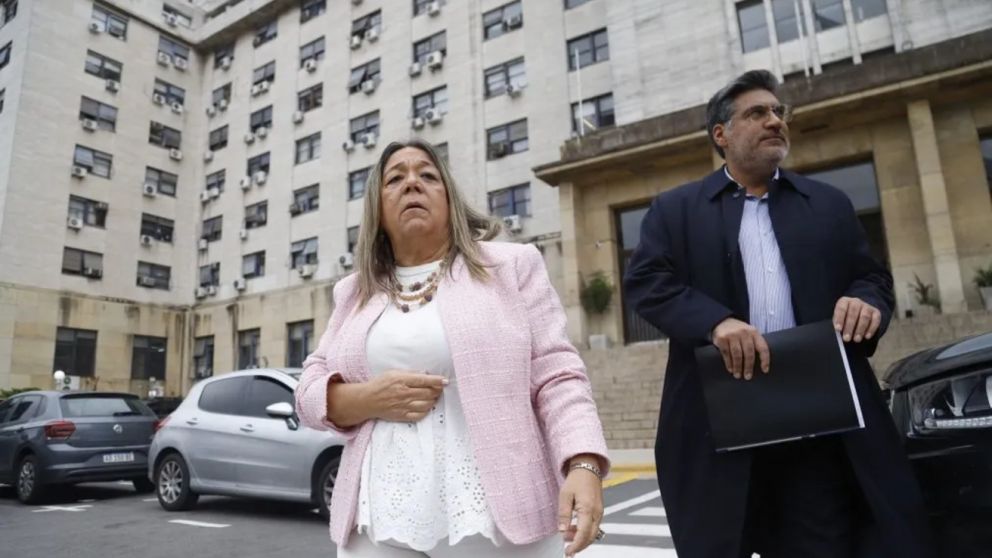 "Todas las operaciones están explicadas", reiteró la escribana de Adorni