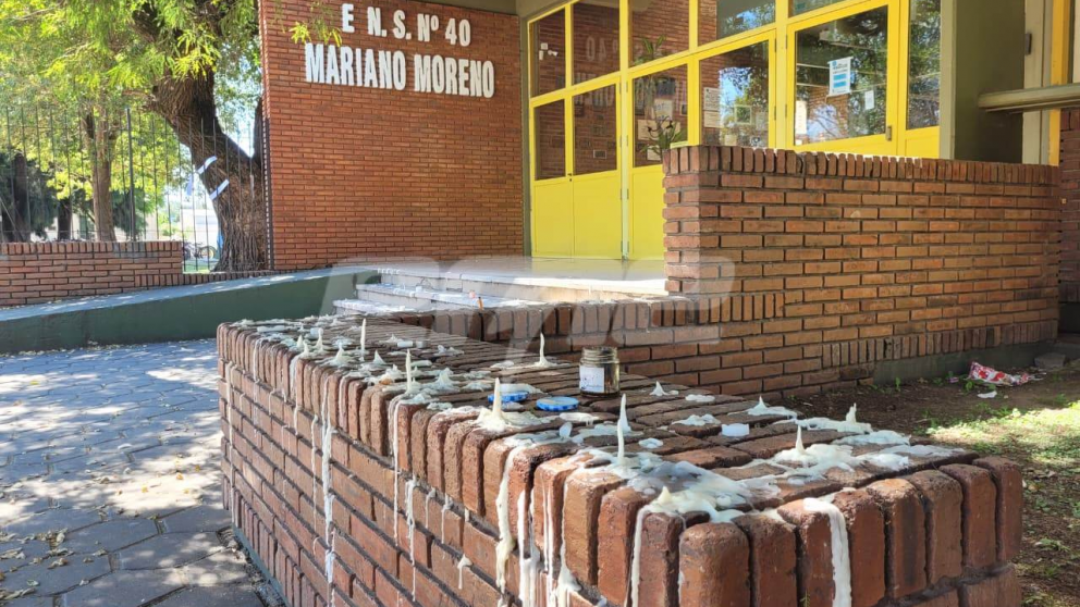 La Escuela N°40 Mariano Moreno, en San Cristóbal, donde ocurrió el tiroteo que investiga la Justicia