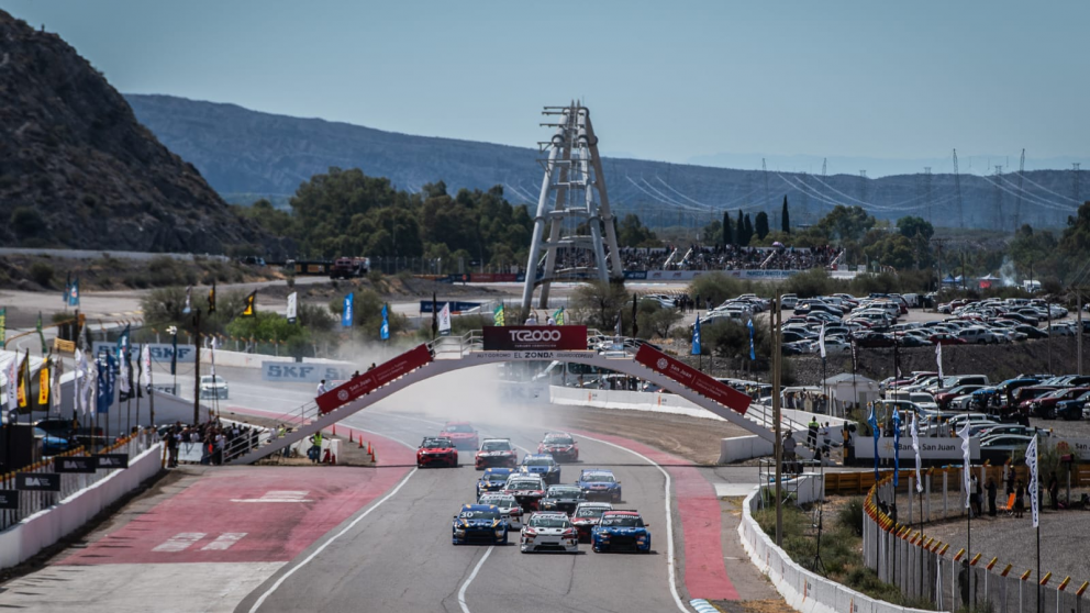 El evento reunió a miles de fanáticos en San Juan y también tuvo acción del Top Race