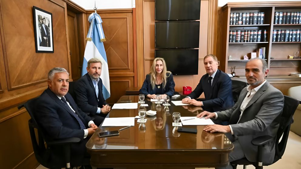 Karina Milei se reunió con Frigerio y Cornejo y el Gobierno anunció un decreto para habilitar obras en rutas nacionales con inversión privada