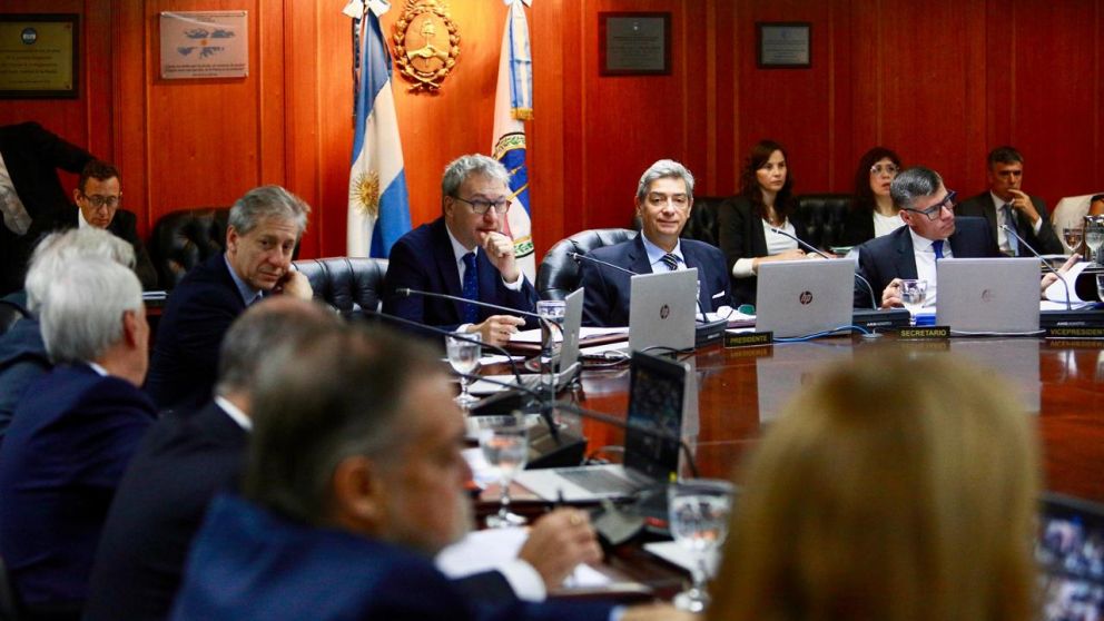 Plenario del Consejo de la Magistratura encabezado por Horacio Rosatti, donde se aprobaron ternas de jueces y se avanz� en expedientes disciplinarios.