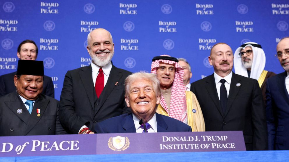 "He tenido el honor de resolver nueve guerras en todo el mundo, y esta será la décima", escribió Donald Trump