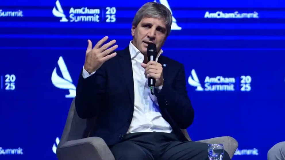 El Gobierno de Milei ampliar� la emisi�n de los bonos en d�lares AO27 y AO28 para acumular divisas y pagar el vencimiento de USD 4.300 millones de julio de 2026