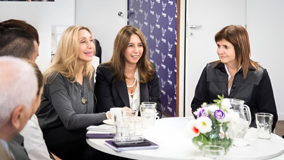 Karina Milei se mostró con Patricia Bullrich en la sede de La Libertad Avanza en CABA y descartó un acuerdo con el PRO para 2027