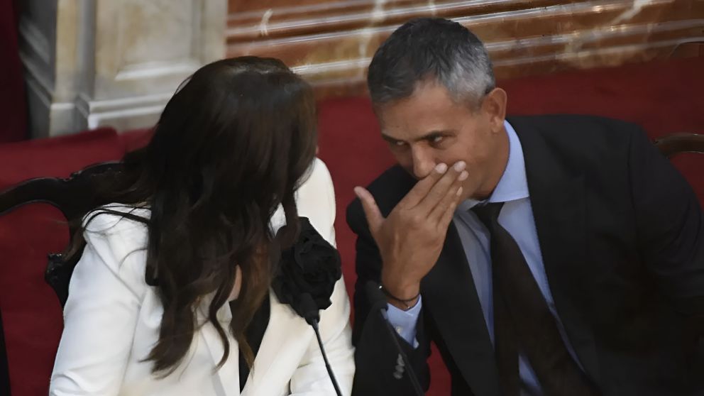 Victoria Villarruel decretó un aumento salarial para empleados legislativos del Senado y la medida generó un nuevo cruce con Martín Menem