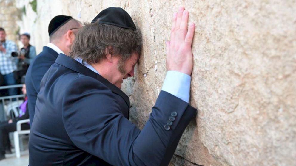 Milei visit� el Muro de los Lamentos