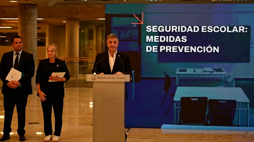 Jorge Macri junto a Mercedes Miguel (Ministra de Educación) y Martín López Zabaleta (Fiscal General de la Ciudad).