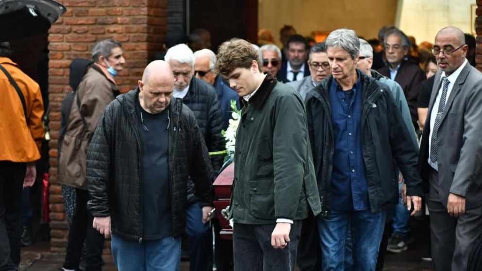 Luis Brandoni fue despedido en el Cementerio de La Chacarita con una emotiva ceremonia y aplausos en el Panteón de Actores
