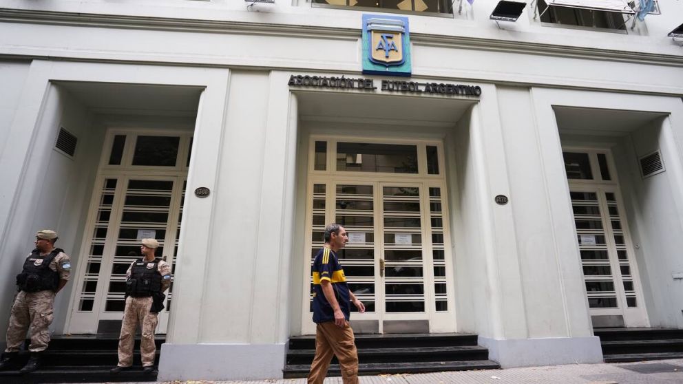 La fiscalía sostiene que la AFA retuvo aportes e impuestos sin ingresarlos en plazo mientras mantenía esos fondos colocados en plazos fijos