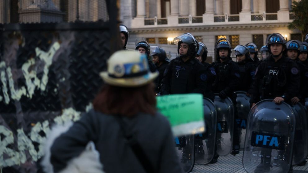 Operativo policial en el Congreso: marchas, cortes y caos de tránsito en el centro porteño