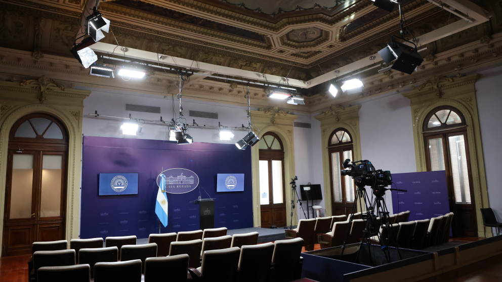 La Casa Rosada restablece el acceso a la sala de prensa con nuevos protocolos y controles de seguridad.