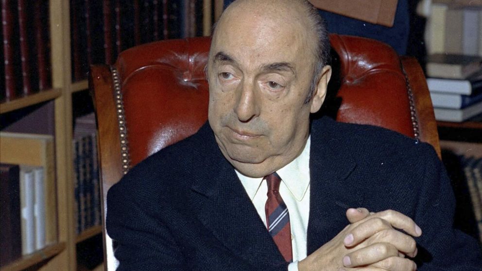 Pablo Neruda, poeta y escritor : "El niño que no juega no es niño, pero el hombre que no juega perdió para siempre al niño que vivía en él"
