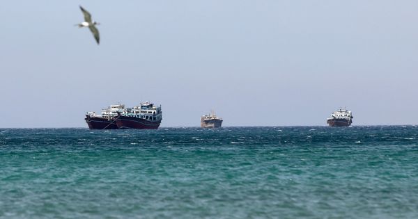 EEUU detiene buque en Ormuz: impacto en el petróleo global