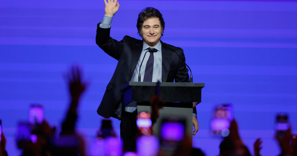 Milei defiende su gestión y rechaza críticas sobre empleo