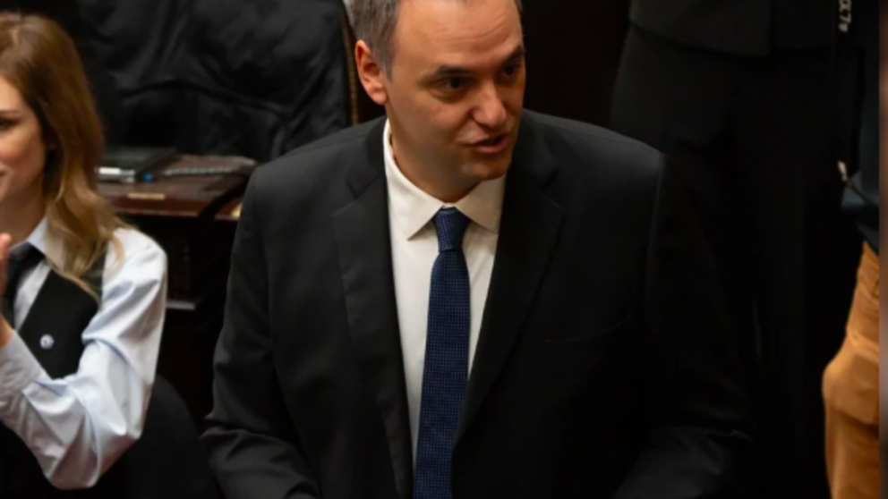 Adorni se�al� una "operaci�n golpista del kirchnerismo de izquierda"