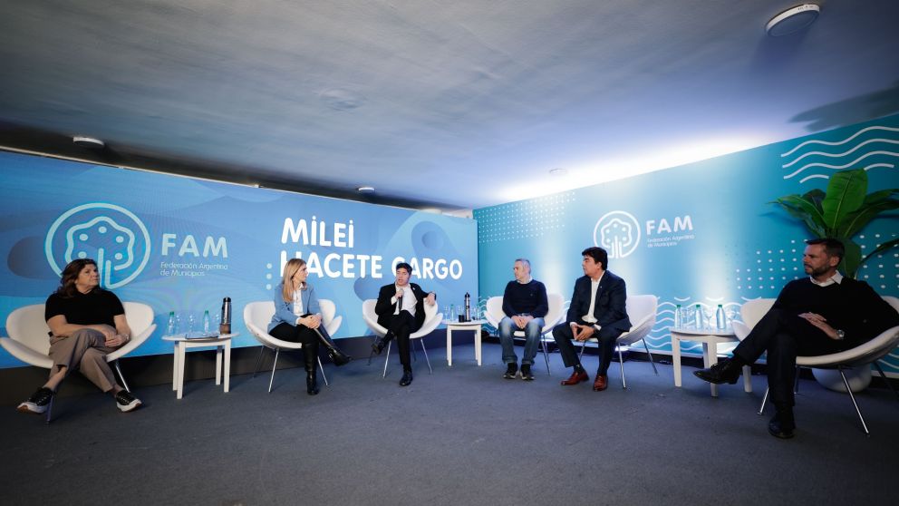 Kicillof: "Si la Argentina no est� incendiada es por el trabajo de contenci�n de los intendentes"