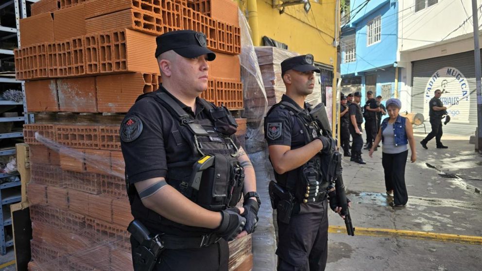 Operativo en la Villa 31: la Ciudad avanza contra la venta ilegal de materiales y refuerza los controles.