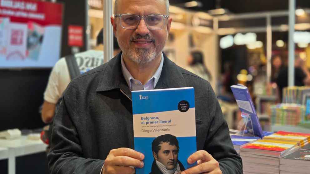 "Todos lo conocemos en su faceta militar y creador de la Bandera pero pocos sabemos que fue nuestro primer gran economista", explicó Valenzuela