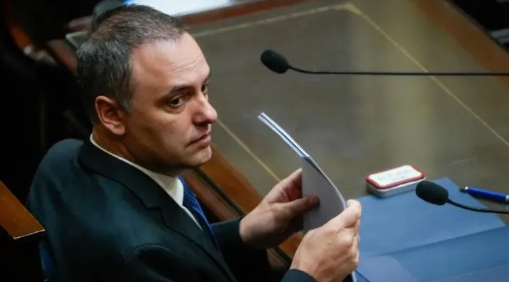 Adorni sigue sin presentar su declaración jurada