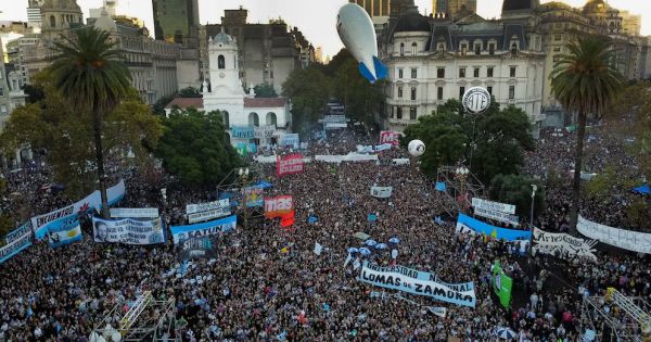 Marcha Universitaria en Argentina: Reclamos por Financiamiento
