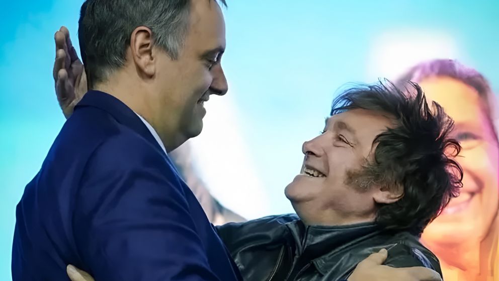 Desde Los �ngeles, Milei defendi� a Manuel Adorni, neg� cambios en el Gabinete y atac� a periodistas mientras avanza la causa por presunto enriquecimiento il�cito