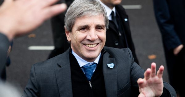 S&P eleva calificación de deuda argentina a B-: ¿qué implica?