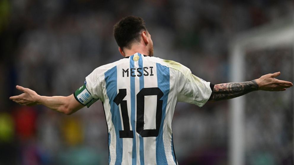 Mientras el cuerpo le responda, Messi seguir� donde siempre estuvo: detr�s de una pelota.