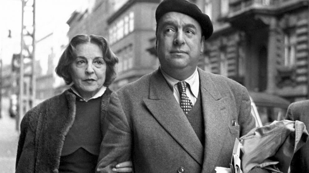 Pablo Neruda, poeta y escritor: "Es tan corto el amor y tan largo el olvido"