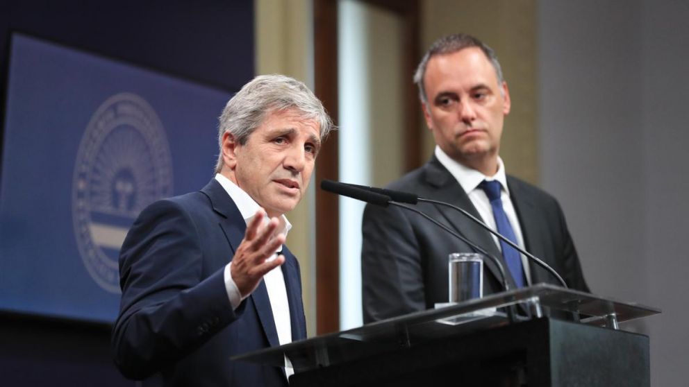 El jefe de gabinete viaja a Mendoza junto a Caputo
