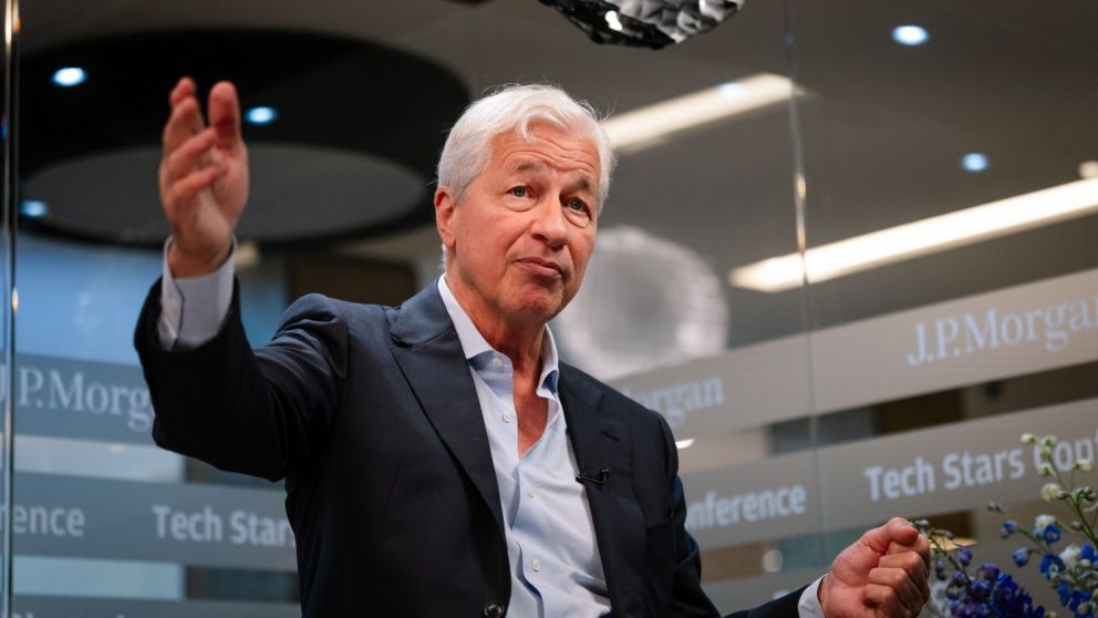"Aprendan a pensar todo el tiempo y despu�s aprendan a tener inteligencia emocional", recomend� el CEO de JPMorgan, Jamie Dimon