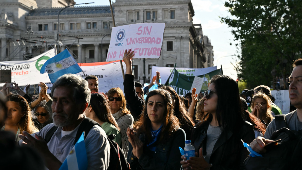 El ajuste presupuestario impactó sobre programas educativos, infraestructura y universidades nacionales en la previa de la marcha federal.