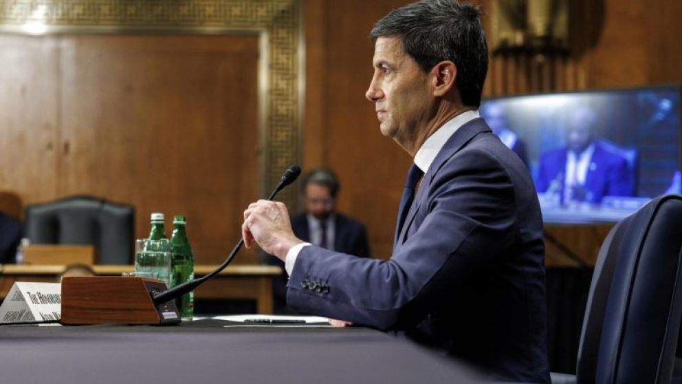 Kevin Warsh reemplaza a Jerome Powell al frente de la Reserva Federal