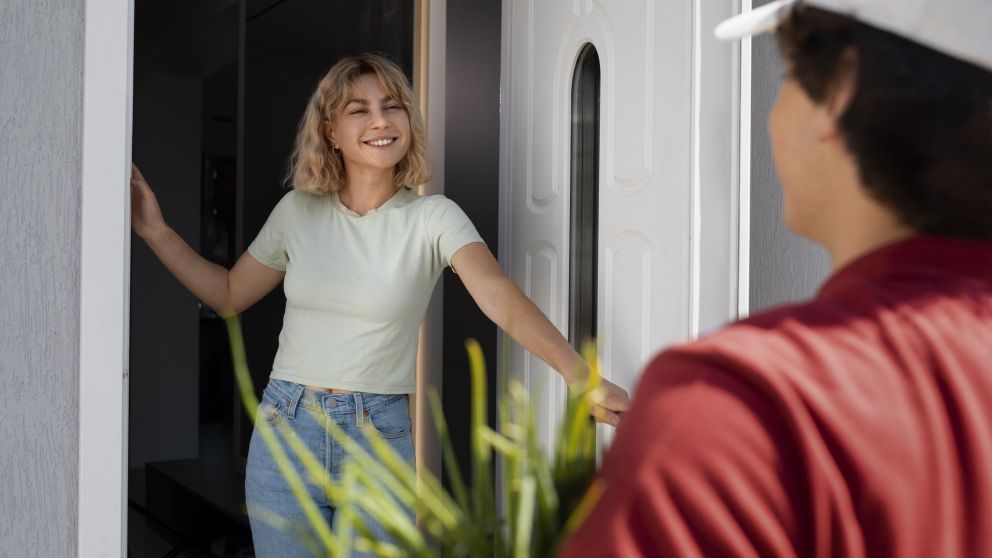 El verdadero significado de querer estar solo en casa y evitar reuniones sociales, seg�n la psicolog�a