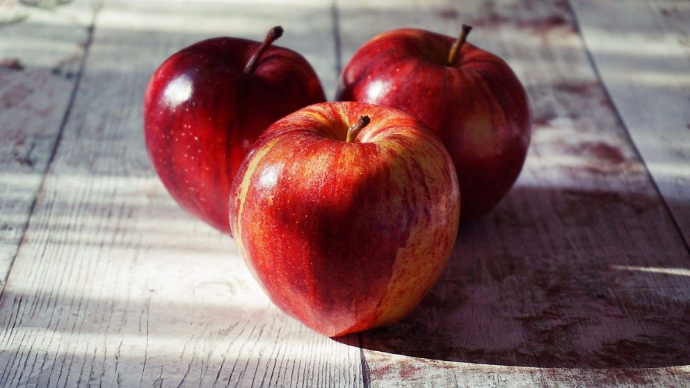 El ritual con una manzana que promete mejorar el descanso y la armonía, según el Feng Shui