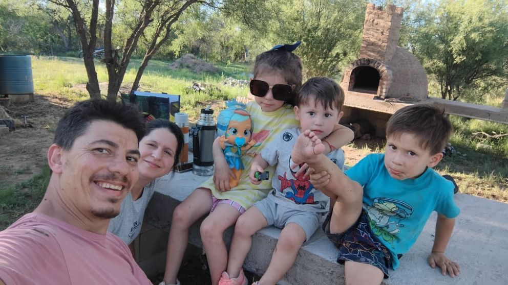 Era operario automotriz y se "auto jubiló" a los 37 años: "Trabajaba sin francos y no disfrutaba de mi familia"