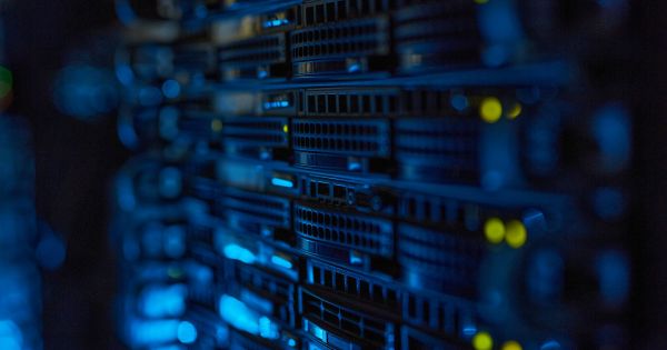 Elon Musk invierte miles de millones en data centers de IA
