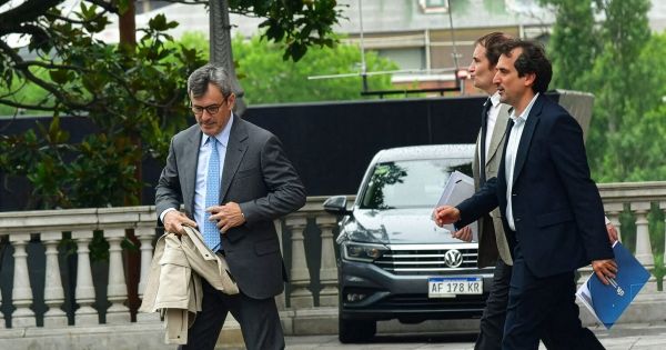 Crisis industrial: Gobierno y UIA divergen en soluciones